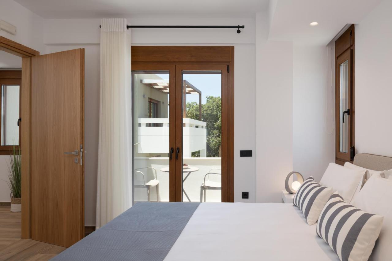 De Light Boutique Villas I II & III - Close To Rethymno, By Thinkvilla 앗시파프론 외부 사진