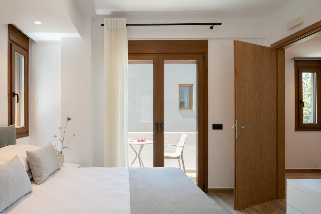 De Light Boutique Villas I II & III - Close To Rethymno, By Thinkvilla 앗시파프론 외부 사진