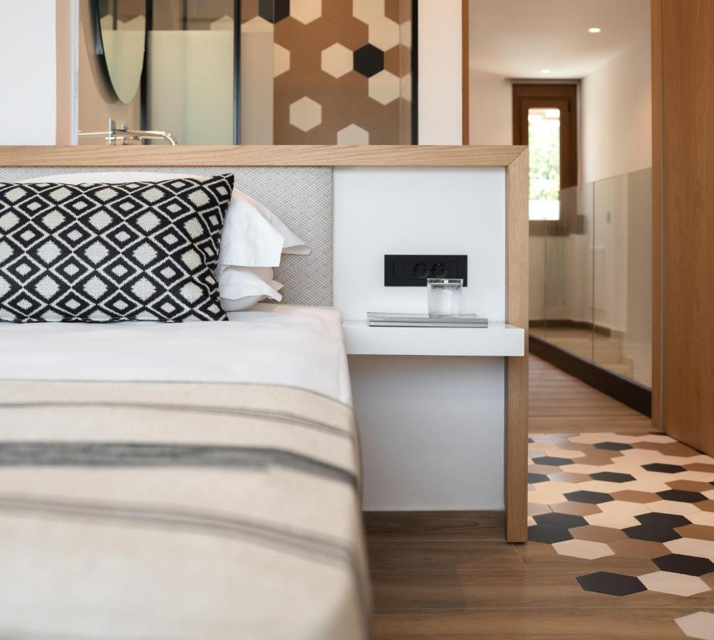 De Light Boutique Villas I II & III - Close To Rethymno, By Thinkvilla 앗시파프론 외부 사진
