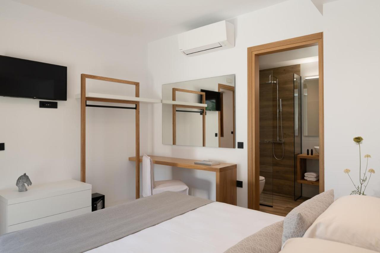 De Light Boutique Villas I II & III - Close To Rethymno, By Thinkvilla 앗시파프론 외부 사진