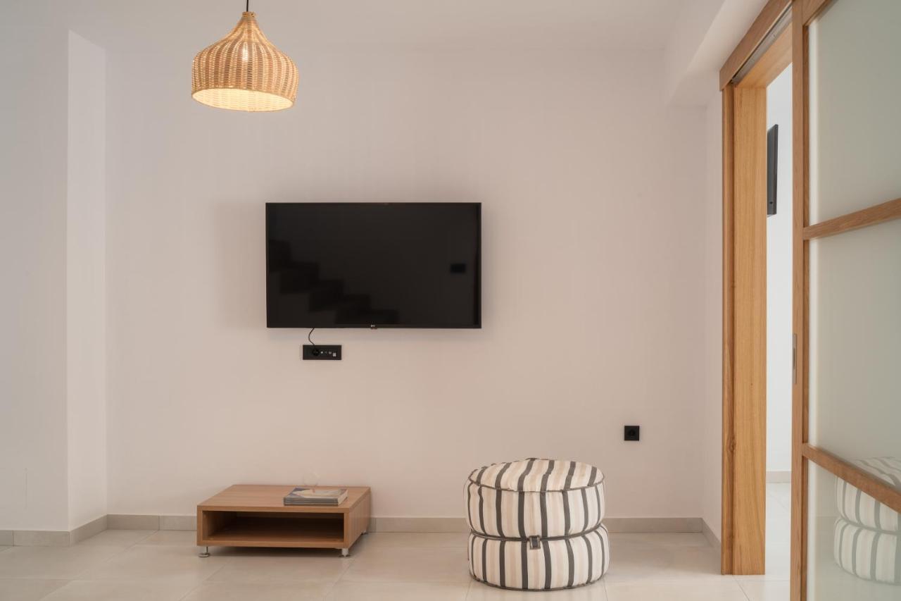 De Light Boutique Villas I II & III - Close To Rethymno, By Thinkvilla 앗시파프론 외부 사진