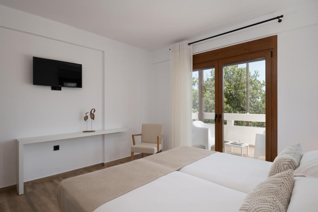 De Light Boutique Villas I II & III - Close To Rethymno, By Thinkvilla 앗시파프론 외부 사진